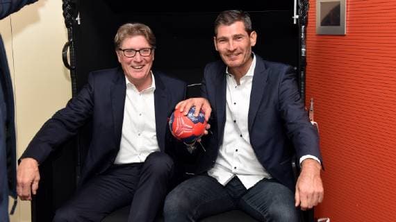 Harald Toni Schumacher Former German soccer goalkeeper l r and Henning Fritz Former German handball goalkeeper sitting in a beach chair on 02 10 2018 in Cologne at the presentation of the new jersey of the German national handball team for the Handball World Cup 2019 by Kempa and the German Handballbund DHB