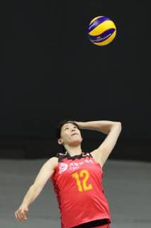 (181002) -- SAPPORO, Oct. 2, 2018 -- Li Yingying of China serves during the Pool B match against Canada at the 2018 Volleyball Women s World Championship WM Weltmeisterschaft in Sapporo, Japan, Oct. 2, 2018. China won 3-0. ) (SP)JAPAN-SAPPORO-VOLLEYBALL-WOMEN S WORLD CHAMPIONSHIP-CHINA VS CANADA DuxXiaoyi 