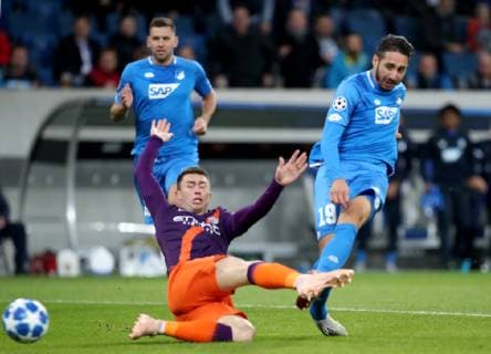 Germany Sinsheim WIRSOL Rhein Neckar Arena 02 10 2018 Football UEFA Champions League TSG Hoffenheim Manchester City vk Ishak Belfodil TSG 1899 Hoffenheim 19 m 1 0 Aymeric Laporte Manchester City 14 is too late Copyright: HMBxMedia xHeikoxBecker