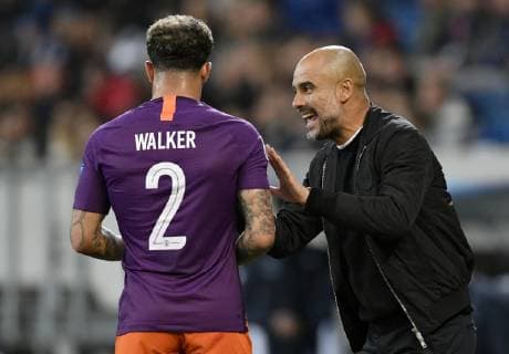Coach Coach Pep Guardiola Manchester City Gives Kyle Walker Manchester City Instructions Gesture Gesture TSG 1899 Hoffenheim vs Manchester City Man City Champions League CL Group Stage 02 10 2018 DFL REGULATIONS PROHIBIT ANY USE OF PHOTOGRAPH AS IMAGE SEQUENCES AND OR QUASI VIDEO CL TSG 1899 Hoffenheim vs Manchester City
