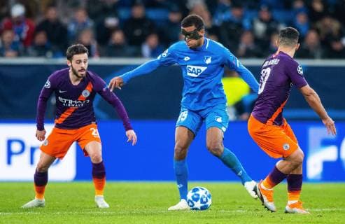 02 10 2018 xfux Soccer UEFA Champions League TSG 1899 Hoffenheim Manchester City FC emporer Kevin Akpoguma TSG 1899 Hoffenheim Sergio Agueero Aguero Manchester City FC Sinsheim