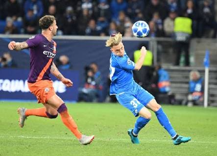 02 10 2018 xmeix Soccer UEFA Champions League TSG 1899 Hoffenheim Manchester City FC emporer Kyle Walker Manchester City vs Robin Hack TSG 1899 Hoffenheim DFL DFB REGULATIONS PROHIBIT ANY USE OF PHOTOGRAPH as IMAGE SEQUENCES and or QUASI VIDEO Sinsheim prio:1