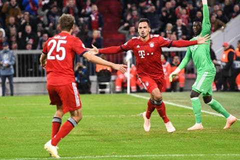 Torjubel after his 1 0 Mats Hummels FC Bayern Muenchen 5 and nThomas Mueller FC Bayern Muenchen 25 FC Bayern Muenchen Ajax Amsterdam Soccer Champions League 02 10 2018 Muenchen Bayern Germany Copyright: xkolbert-press BurghardxSchreyerx
