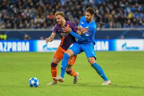 Kyle Walker Manchester City FC and Ishak Belfodil TSG 1899 Hoffenheim Germany Sinsheim 02 10 2018 Sport Soccer UEFA Champions League TSG 1899 Hoffenheim vs Manchester City Rhein Neckar Arena