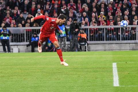 Mats Hummels FC Bayern Muenchen 5 scored the 1 0 FC Bayern Muenchen Ajax Amsterdam Soccer Champions League 02 10 2018 Muenchen Bayern Germany Copyright: xkolbert-press BurghardxSchreyerx