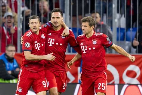 GER UEFA CL Bayern Muenchen GER vs Ajax Amsterdam NED 02 10 2018 Allianz Arena Muenchen GER UEFA CL Bayern Muenchen GER vs Ajax Amsterdam NED Group E UEFA regulations prohibit any use of photographs in the image Cheering for the goal to 1 0 by Mats Hummels FCB 5 with Thomas Müller FCB 25 with Robert Lewandowski FCB 9 nordphotox xStraubmeier nph00004