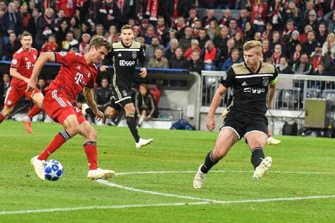 Thomas Mueller Bayern Munich Muenchen 25 in the opponents penalty area Bayern Muenchen Ajax Amsterdam Soccer Champions League 02 10 2018 Muenchen Bayern Germany Copyright: xkolbert-press BurghardxSchreyerx