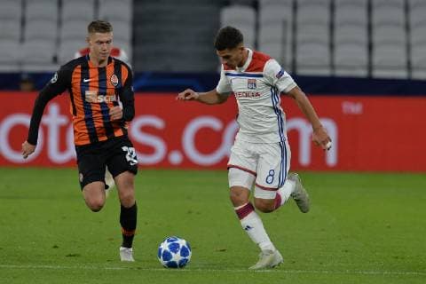 Houssem Aouar (lyon) vs Mykola Matviyenko (shakhtar donetsk) FOOTBALL : Lyon vs Shakhtar Donetsk - Phase de groupes - Ligue des Champions - 02 10 2018 FredericChambert Panoramic 