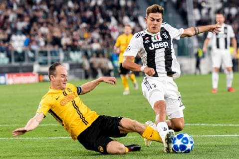 (L-R) Steve von Bergen of BSC Young Boys, Paulo Dybala of Juventus FC during the UEFA Champions League group H match between Juventus FC and Young Boys at the Allianz Arena on October 02, 2018 in Turin, Italy UEFA Champions League 2018 2019 xVIxVIxImagesx xGerritxvanxKeulenxIVx 12325652