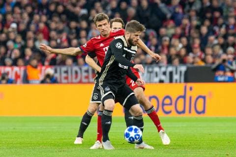 02 10 2018 xkvx Football UEFA Champions League Bayern Munich Ajax Amsterdam emporer Thomas Mueller FC Bayern Munich Lasse Schoene Ajax DFL DFB REGULATIONS PROHIBIT ANY USE OF PHOTOGRAPH as IMAGE SEQUENCES and or QUASI VIDEO Muenchen