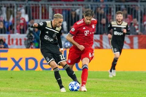 02 10 2018 xkvx Football UEFA Champions League Bayern Muenchen Ajax Amsterdam emporer Hakim Ziyech Ajax Amsterdam Javi Martinez FC Bayern Munich Muenchen DFL DFB REGULATIONS PROHIBIT ANY USE OF PHOTOGRAPH as IMAGE SEQUENCES and or QUASI VIDEO Munich