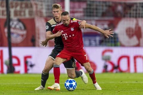 GER UEFA CL Bayern Muenchen GER vs Ajax Amsterdam NED 02 10 2018 Allianz Arena Muenchen GER UEFA CL Bayern Muenchen GER vs Ajax Amsterdam NED Group E UEFA regulations prohibiting any use of images in the image Matthijs de Ligt Ajax 4 in the fight with Franck Ribery FCB 7 nordphotox xStraubmeier nph00004
