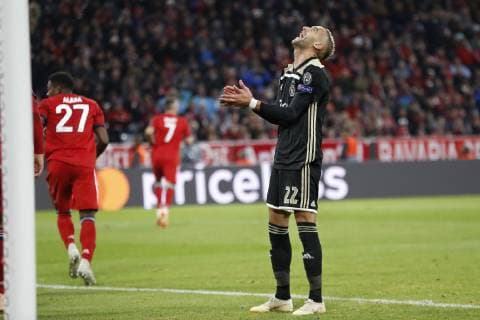 MUNCHEN, 02-10-2018, Allianz Arena, season 2018 2019, Champions League football. Ajax midfielder Hakim Ziyech (R) dejected after missing chance during the Bayern Munchen - Ajax . Bayern Munchen - Ajax  x2515980x