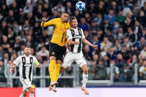 (L-R) Guillaume Hoarau of BSC Young Boys, Miralem Pjanic of Juventus FC during the UEFA Champions League group H match between Juventus FC and Young Boys at the Allianz Arena on October 02, 2018 in Turin, Italy UEFA Champions League 2018 2019 xVIxVIxImagesx xGerritxvanxKeulenxIVx 12326035