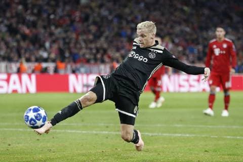 MUNCHEN, 02-10-2018, Allianz Arena, season 2018 2019, Champions League football. Ajax midfielder Donny van de Beek misses an enormous chance for 1-2 during the Bayern Munchen - Ajax . Bayern Munchen - Ajax  x2516065x