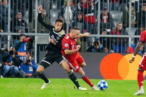 02 10 2018 xkvx Football UEFA Champions League Bayern Munich Ajax Amsterdam emporer Noussair Mazraoui Ajax Amsterdam Franck Ribery FC Bayern Munich DFL DFB REGULATIONS PROHIBIT ANY USE OF PHOTOGRAPH as IMAGE SEQUENCES and or QUASI VIDEO Munich