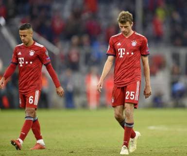 02 10 2018 Football UEFA Champions League 2018 2019 Group Stage 2 Gameday FC Bayern Munich Ajax Amsterdam in the Allianz Arena Munich vl Thiago Bayern Munich and Thomas Müller Bayern Munich are disappointed after the match DFL and DFB regulations prohibit any use of photographs as image sequences and or quasi video