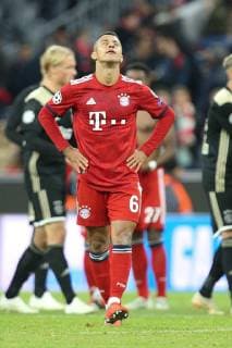 disappointment at Thiago Alcantara 6 FC Bayern Muenchen after game end FC Bayern Munich vs Ajax Amsterdam Football Preliminary Round Champions League 02 10 2018 Muenchen Bayern Germany Copyright: xkolbert-press ChristianxKolbertx
