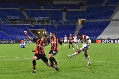 Nabil Fekir (lyon) vs Maycon (shakhtar donetsk) FOOTBALL : Lyon vs Shakhtar Donetsk - Phase de groupes - Ligue des Champions - 02 10 2018 FredericChambert Panoramic 