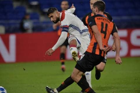 Nabil Fekir (lyon) vs Serhiy Kryvtsov (shakhtar donetsk) FOOTBALL : Lyon vs Shakhtar Donetsk - Phase de groupes - Ligue des Champions - 02 10 2018 FredericChambert Panoramic 