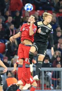 02 10 2018 CL Champions League Bayern Munich vs Ajax Amsterdam Allianz Arena Munich in the picture Javier Martinez FCB vs. Kasper Dolberg Ajax Amsterdam DFL REGULATIONS PROHIBIT ANY USE OF PHOTOGRAPH AS IMAGE SEQUENCES AND OR QUASI VIDEO