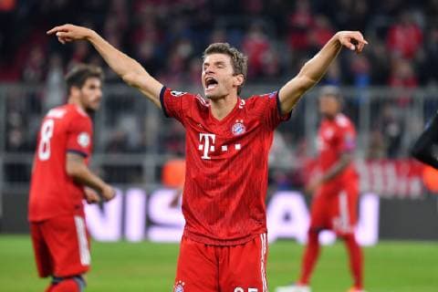 Thomas MUELLER MÜLLER Bayern Muenchen screams bruellt gestures give instructions action single image trimmed single motive half figure half figure Bayern Munich Muenchen Ajax Amsterdam 1 1 Football Champions League Group E am 02 10 2018 A L I N N A R A N A