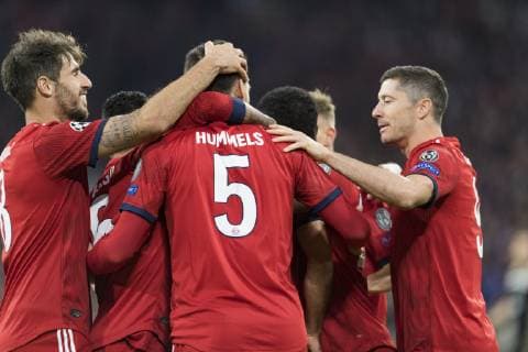 Soccer Champions League Match FC Bayern Munich vs Ajax Amsterdam Allianz Arena Muenchen 02 10 2018 Pictured Javi Martinez Matts Hummels Robert Lewandowski Â