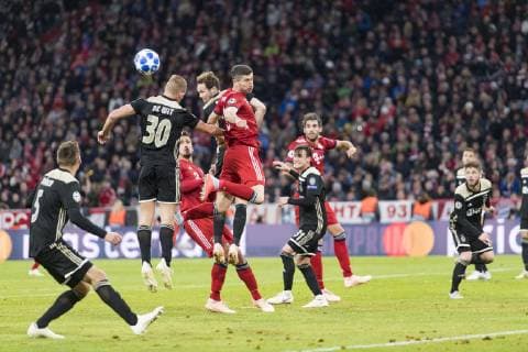 Football Champions League Match Bayern Munich vs Ajax Amsterdam Allianz Arena Muenchen 02 10 2018 Pictured deWit Robert Lewandowski Â