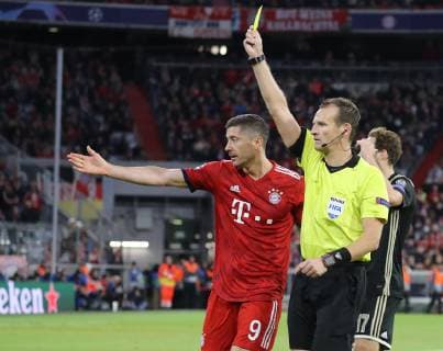 Champions League Match Bayern Munich Ajax Amsterdam 1 1 Robert Lewandowski complains to referee Pavel Kralovec DFL regulations prohibit any use of images Munich Bayern Germany Allianz Arena