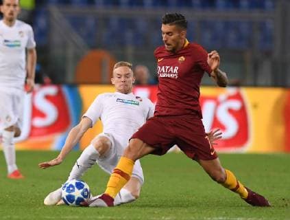(181003) -- ROME, Oct. 3, 2018 -- Lorenzo Pellegrini (R) of Roma competes during a group G match of UEFA Champions League between Roma and Viktoria Plzen, in Rome, Italy, Oct. 2, 2018. Roma won 5-0. ) (SP)ITALY-ROME-SOCCER-UEFA CHAMPIONS LEAGUE-ROMA VS VIKTORIA PLZEN AlbertoxLingria 
