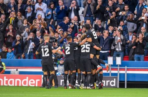 Fußball, CL, Paris Saint Germain - Roter Stern Belgrad But de Neymar Jr ( PSG ) - Joie des joueurs de l equipe PSG FOOTBALL : Paris Saint Germain vs Etoile Rouge Belgrade - Ligue des Champions - Paris - 03 10 2018 FedericoPestellini Panoramic 