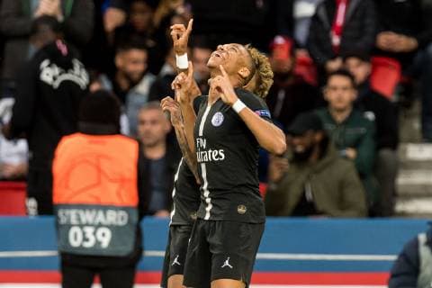 Fußball, CL, Paris Saint Germain - Roter Stern Belgrad (L-R) Neymar da Silva Santos Junior of Paris Saint-Germain, Kylian Mbappe of Paris Saint-Germain during the UEFA Champions League group C match between Paris St Germain and Crvena zvezda at the Parc des Princes on October 03, 2018 in Paris, France UEFA Champions League 2018 2019 xVIxVIxImagesx xGerritxvanxKeulenxIVx 12333108