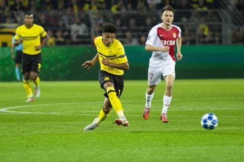 UEFA CL Borussia Dortmund vs AS Monaco 03 10 2018 Signal Iduna Park Dortmund GER UEFA CL Borussia Dortmund vs AS Monaco UEFA REGULATIONS PROHIBIT ANY USE OF PHOTOGRAPH AS IMAGE SEQUENCES AND OR QUASI VIDEO picture picture shows Jadon Sancho Borussia Dortmund 7 with pass in the summit nordphotox xRauch nph00251