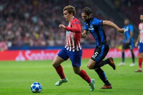 Atletico de Madrid s French striker Anotine Griezmann (L) vies for the ball with Brugge s French defender Benoit Poulain during the UEFA Champions League groups phase match between Atletico Madrid and Brugge KV, at the Wanda Metropolitano stadium, in Madrid, Spain, 03 October 2018. Atletico Madrid vs. Brugge KV !ACHTUNG: NUR REDAKTIONELLE NUTZUNG!  Copyright: xRodrigoxJimenezx MAD04 20181003-636741997229176604