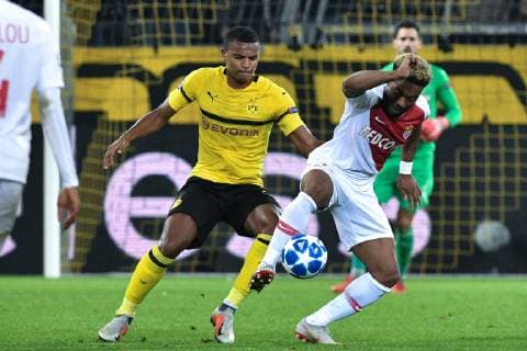 GER UEFA CL Borussia Dortmund vs AS Monaco 03 10 2018 Signal Iduna Park Dortmund GER UEFA CL Borussia Dortmund vs AS Monaco DFL regulations prohibit any use of images in the picture v li in duel Manuel Akanji 16 Borussia Dortmund Moussa Sylla 34 AS Monaco nph Mauelshagen nph00321