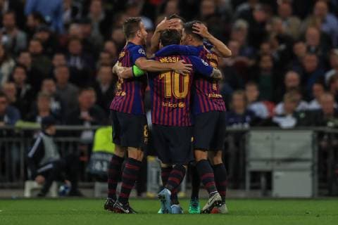 Tottenham Hotspur v FC Barcelona Barca UEFA Champions League Philippe Coutinho of FC Barcelona and his team celebrate his goal to make it 0-1 in the the match between Tottenham Hotspur and FC Barcelona during the UEFA Champions League match at Wembley Stadium, London Content Not Available For UK Newspapers Copyright: xRomenaxFogliatix FIL-12364-0007