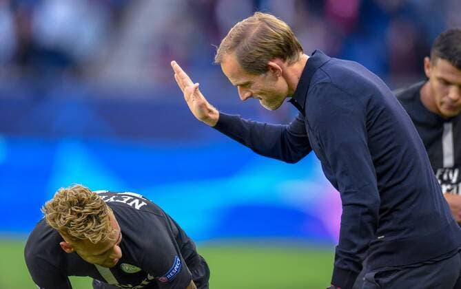 Sport Bilder des Tages Neymar Jr ( PSG ) - Thomas Tuchel ( entraineur PSG ) FOOTBALL : Paris Saint Germain vs Etoile Rouge Belgrade - Ligue des Champions - Paris - 03 10 2018 FedericoPestellini Panoramic 