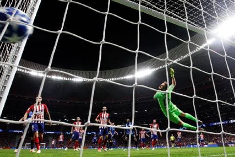 Sport Bilder des Tages Brugge s midfielder Arnaut Danjuma scores a goal during the UEFA Champions League groups phase match between Atletico Madrid and Brugge KV, at the Wanda Metropolitano stadium, in Madrid, Spain, 03 October 2018. Atletico Madrid vs. Brugge KV !ACHTUNG: NUR REDAKTIONELLE NUTZUNG!  Copyright: xJuanJoxMartinx MAD17 20181003-636742011396688899