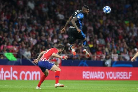 Atletico s Saul Niguez Esclapez and Club s Wesley Moraes fight for the ball during the match between Belgian soccer team Club Brugge KV and Atletico Madrid, in group A on day two the UEFA Champions League, in Mardid, Spain, Wednesday 03 October 2018. BRUNOxFAHY  x05440213x