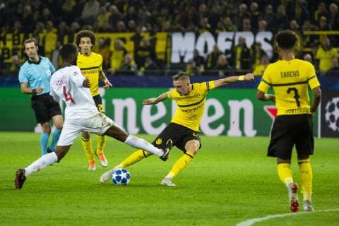 UEFA CL Borussia Dortmund vs AS Monaco 03 10 2018 Signal Iduna Park Dortmund GER UEFA CL Borussia Dortmund vs AS Monaco UEFA REGULATIONS PROHIBIT ANY USE OF PHOTOGRAPH AS IMAGE SEQUENCES AND OR QUASI VIDEO pictured picture shows Jean Eudes Aholou AS Monaco 4 throws himself in the shot on goal by Marius Wolf Borussia Dortmund 27 nordphotox xRauch nph00251