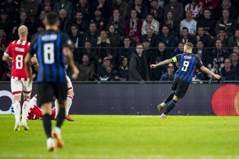 EINDHOVEN, PSV - Inter Milan, football, Champions League, season 2018-2019, 03-10-2018, Philips Stadium, Inter Milan player Mauro Icardi (R) scores 1-2 PSV - Inter Milan  x2518446x