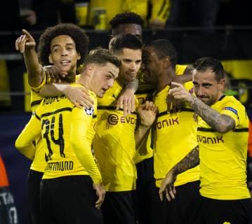 Dortmund 03 10 2018 Torjubel Jacob Bruun Larsen BvB Axel Witsel BvB Julian Weigl BvB Abdou Diallo BvB Paco Alcacer BvB Borussia Dortmund AS Monaco