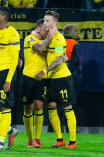 03 10 2018 xkvx Football UEFA Champions League Borussia Dortmund AS Monaco emspor v l Tor Torjubel Goal celebration celebrate the goal to 2 0 by Paco Alcacer BVB Borussia Dortmund with the team DFL DFB REGULATIONS PROPHIBIT ANY USE OF PHOTOGRAPH as IMAGE SEQUENCES and or QUASI VIDEO Dortmund