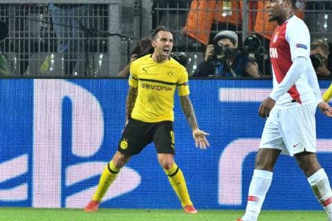 Borussia Dortmund vs. AS Monaco 03 10 2018 Signal Iduna Park Dortmund GER UEFA CL Borussia Dortmund vs. AS Monaco Paco Alcacer 9 Borussia Dortmund Cheers Joy Emotion Torjubel Goalkeeper Paco Alcacer 9 Borussia Dortmund nph Mauelshagen nph00321