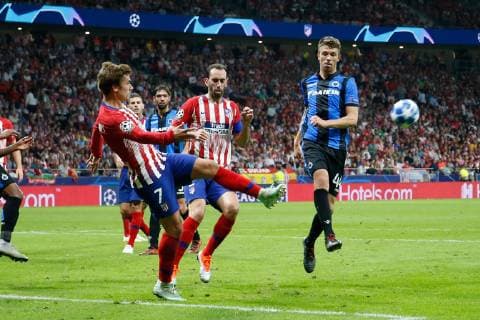 Atletico s Antoine Griezmann, Atletico s Diego Roberto Godin and Club s Brandon Mechele fight for the ball during the match between Belgian soccer team Club Brugge KV and Atletico Madrid, in group A on day two the UEFA Champions League, in Mardid, Spain, Wednesday 03 October 2018. BRUNOxFAHY  x05440302x