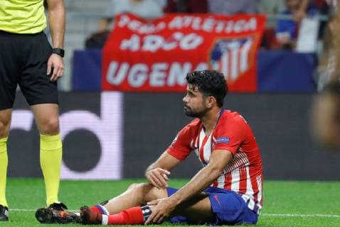 Atletico de Madrid s Spanish-Brazilian striker Diego Costa sits after getting injured during the UEFA Champions League groups phase match between Atletico Madrid and Brugge KV, at the Wanda Metropolitano stadium, in Madrid, Spain, 03 October 2018. Atletico Madrid vs. Brugge KV !ACHTUNG: NUR REDAKTIONELLE NUTZUNG!  Copyright: xJuanJoxMartinx MAD28 20181003-636742042246351650
