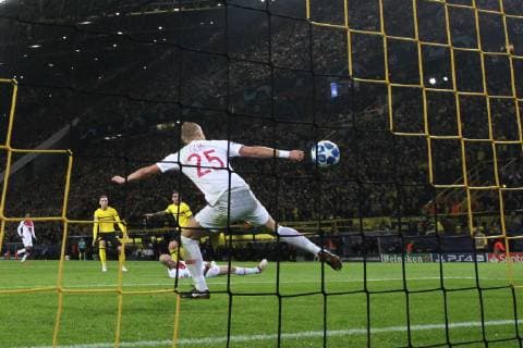 03 10 2018 xkvx UEFA Champions League Borussia Dortmund AS Monaco emspor v l goal scored by Paco Alcacer Borussia Dortmund DFL DFB REGULATIONS PROPHIBIT ANY USE OF PHOTOGRAPH as IMAGE SEQUENCES and or QUASI VIDEO Dortmund