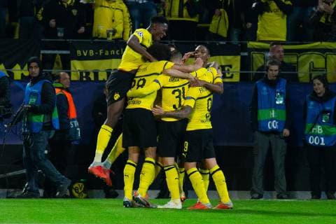 03 10 2018 xkvx Football UEFA Champions League Borussia Dortmund AS Monaco emspor v l Tor Torjubel Goal celebration celebrate the goal to 2 0 by Paco Alcacer BVB Borussia Dortmund with the team DFL DFB REGULATIONS PROPHIBIT ANY USE OF PHOTOGRAPH as IMAGE SEQUENCES and or QUASI VIDEO Dortmund