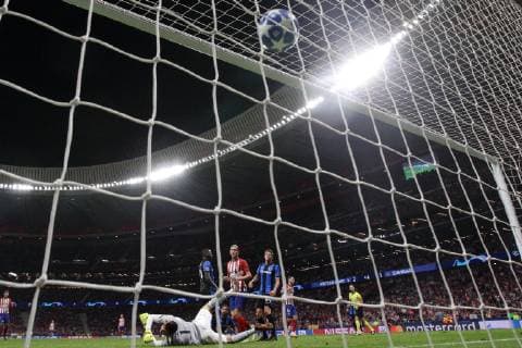 Sport Bilder des Tages Atletico de Madrid s Koke scores a goal during the UEFA Champions League groups phase match between Atletico Madrid and Brugge KV, at the Wanda Metropolitano stadium, in Madrid, Spain, 03 October 2018. Atletico Madrid vs. Brugge KV !ACHTUNG: NUR REDAKTIONELLE NUTZUNG!  Copyright: xJuanJoxMartinx MAD42 20181003-636742057822567809