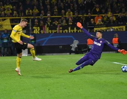CL Borussia Dortmund AS Monaco 03 10 2018 Goal 1 0 by Jacob Bruun Larsen BVB against Goalkeeper Subasic DFL REGULATIONS PROHIBIT ANY US PHOTOGRAPH AS IMAGE SEQUENCES AND OR QUASI VIDEO HM